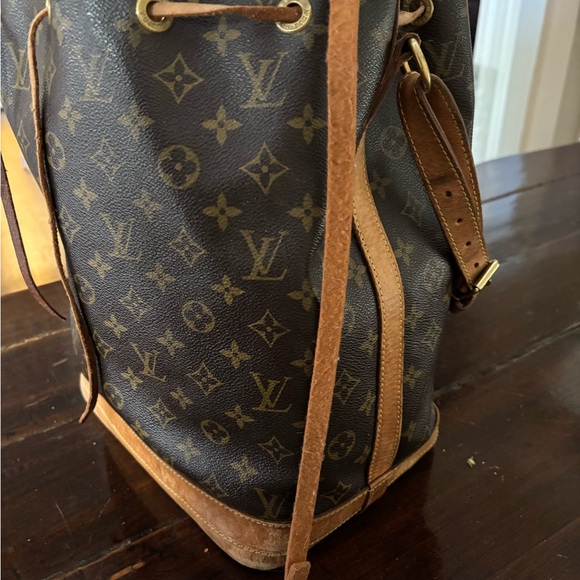 Authentic Louis Vuitton Monogram Bucket Bag - Picture 11 of 15